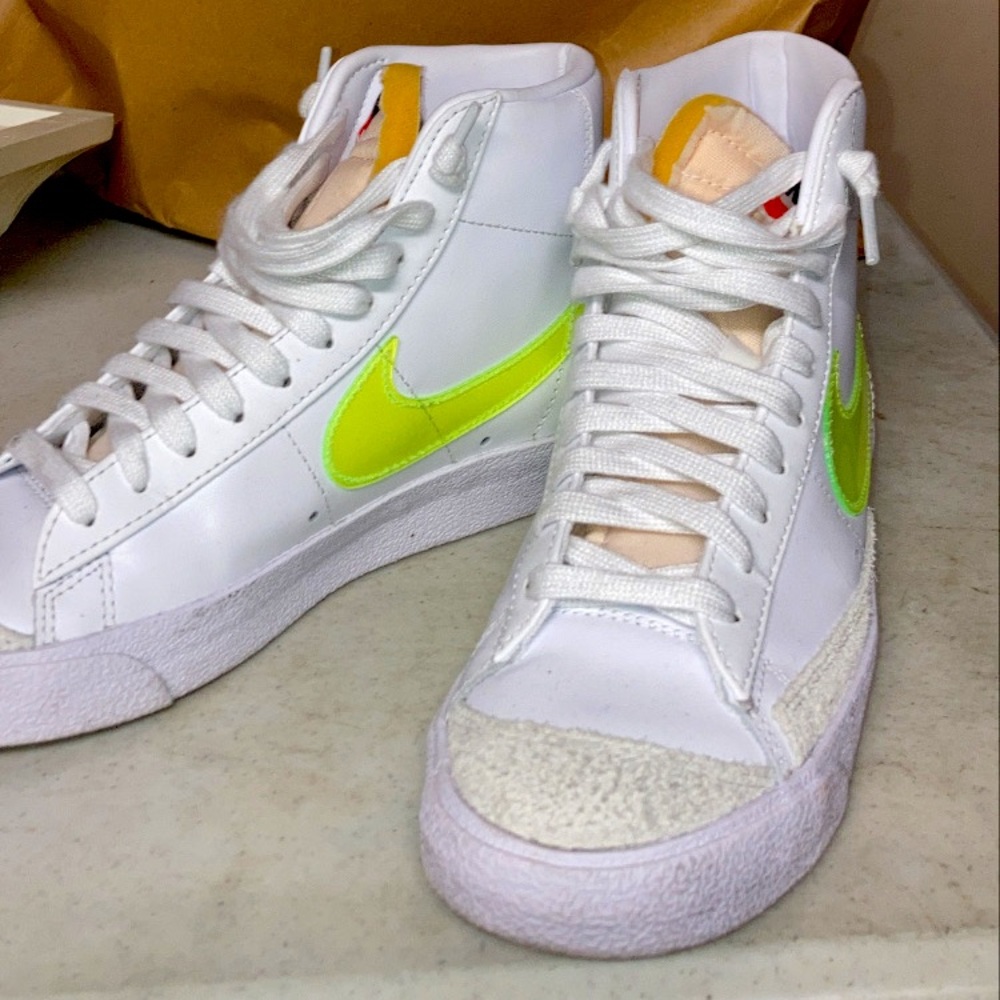 Nike Women’s Blazers high top. size 6.5 womens! worn literally only 3 times.